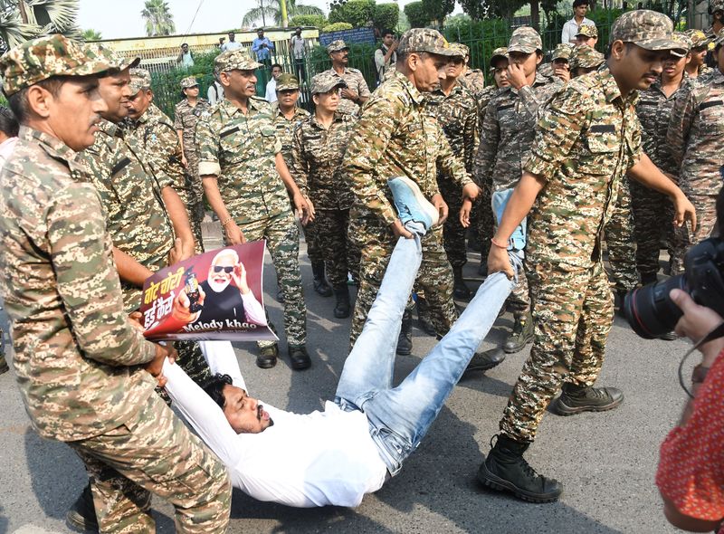 पंजाब में तनाव का माहौल: दिल्ली पुलिस की कार्रवाई ने कैसे बढ़ाया विरोध प्रदर्शन?